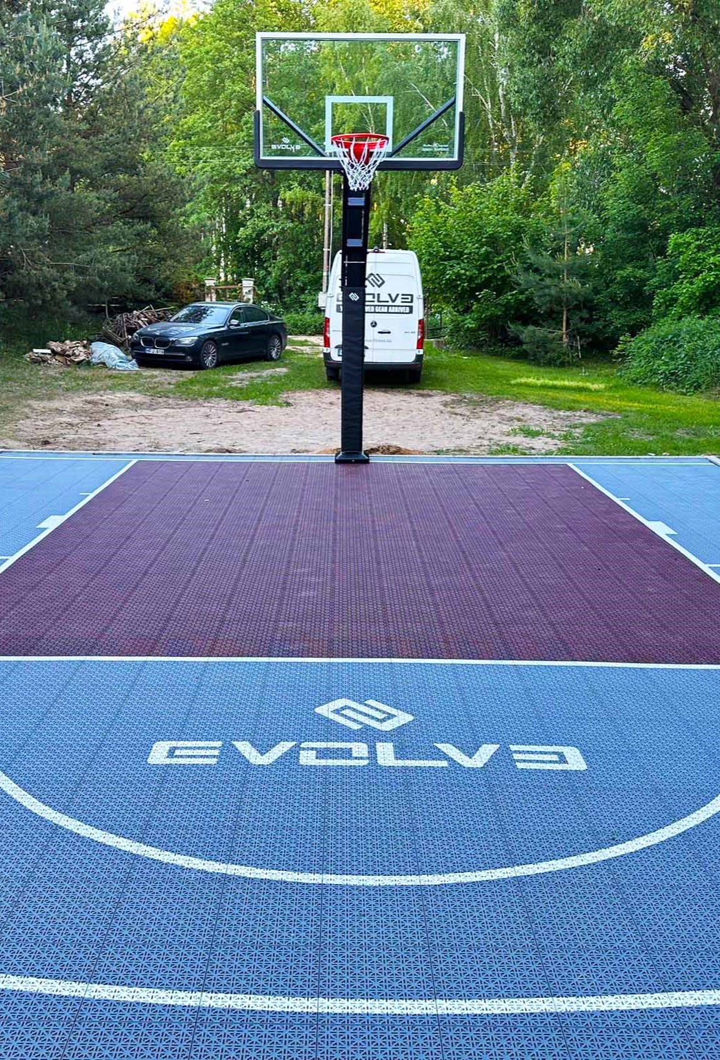 Akce na basketbalovém hřišti